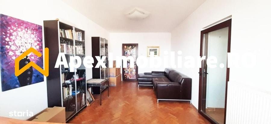Apartament cu 3 camere decomandat în Giurgiului