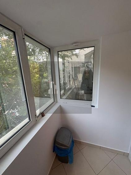 Apartament cu 4 camere semidecomandat în Unirii