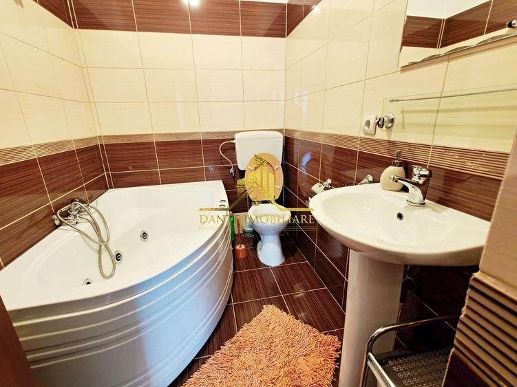 Apartament cu 3 camere semidecomandat, mobilat în Iris