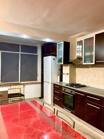 Apartament cu 5 camere decomandat în Central