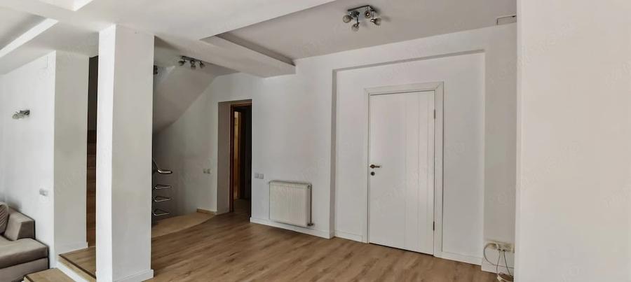 Casă cu 5 camere cu Teren 200 Mp în Central