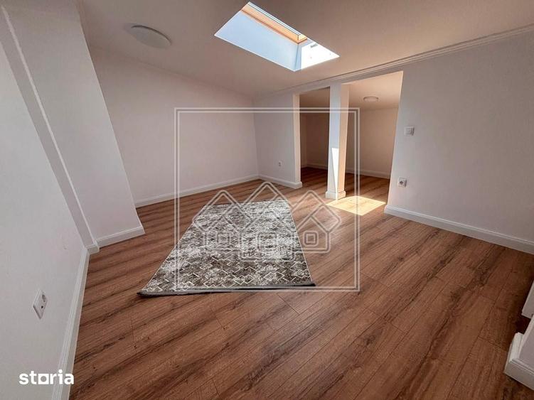 Apartament cu 5 camere în Central