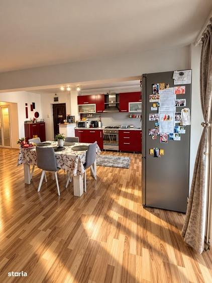 Apartament cu 3 camere decomandat în Barieră