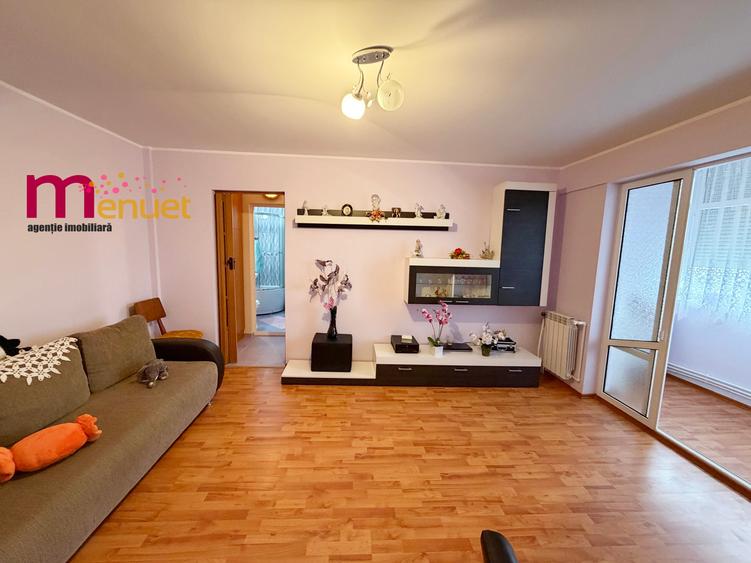 Apartament cu 3 camere în 23 August