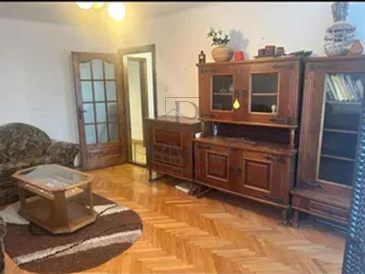 Apartament cu 3 camere decomandat, mobilat în Lipovei