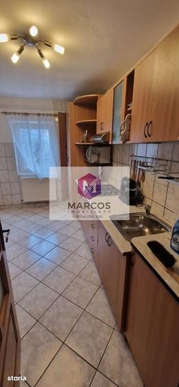 Apartament cu 4 camere decomandat în Central
