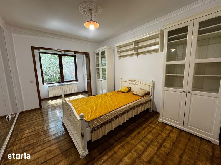 Apartament cu 7 camere în Bucium