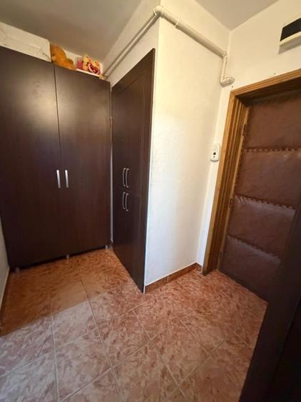 Apartament cu 2 camere semidecomandat, mobilat în Titulescu