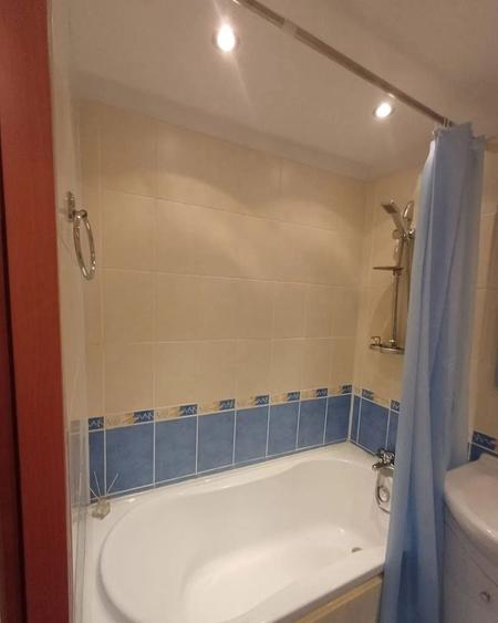 Apartament cu 3 camere, mobilat în Berceni