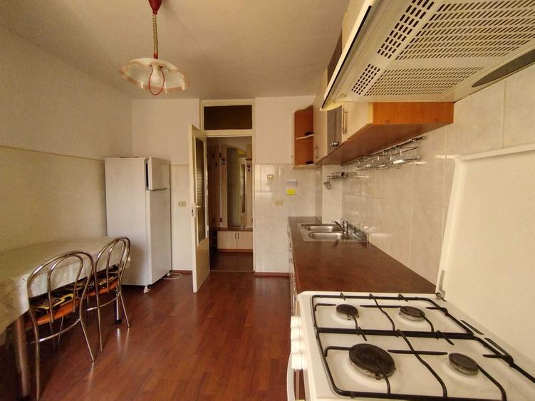 Apartament cu 3 camere decomandat în Ștrand