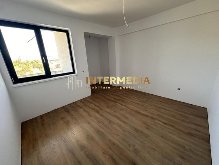 Apartament cu 3 camere în Cetate