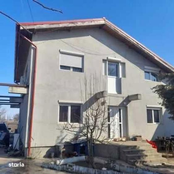 Casă cu 4 camere cu Teren 215 Mp în Crevedia