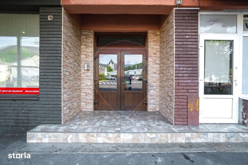 Apartament cu 4 camere decomandat în Răcădău