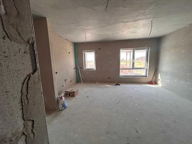 Apartament cu 2 camere decomandat în Giroc