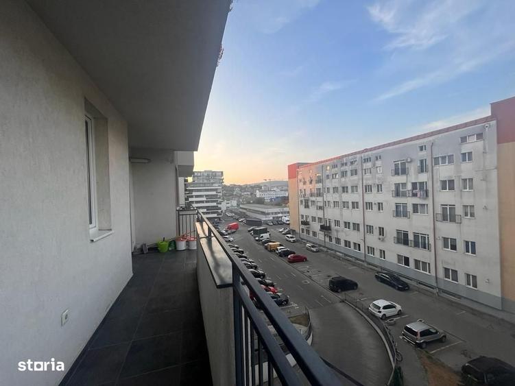 Apartament cu 3 camere semidecomandat în Iris