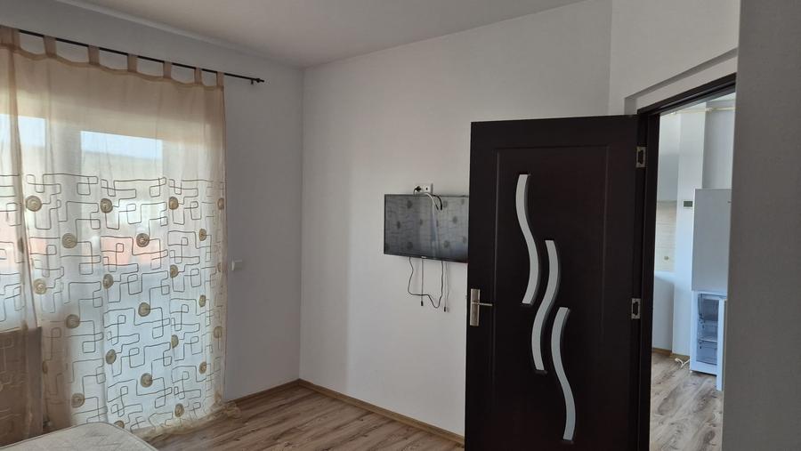 Apartament cu 2 camere semidecomandat în Florești