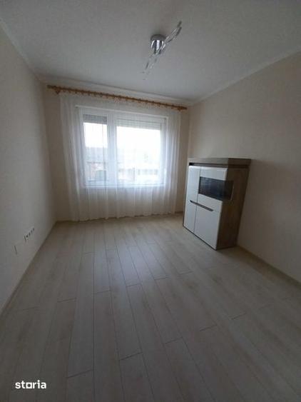 Apartament de vanzare, cu 4 camere, situat in zona garii - 7