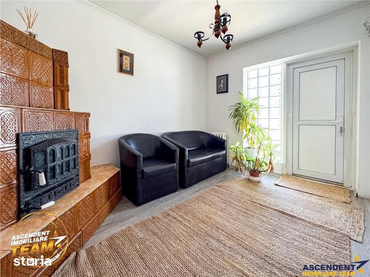Casă cu 5 camere cu Teren 400 Mp în Simeria