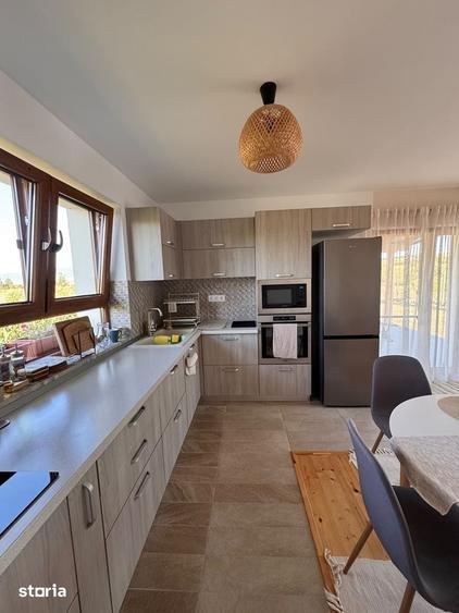 Casă cu 3 camere cu Teren 1200 Mp în Dumbrăvița