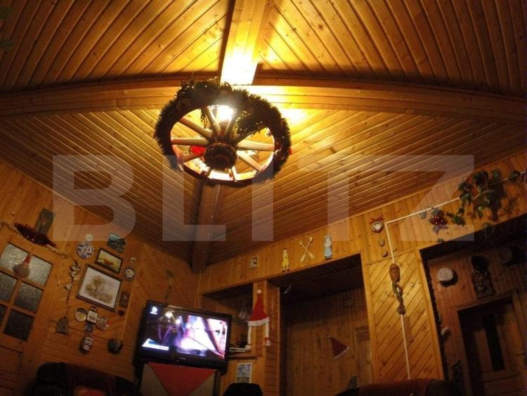 Casă individuală cu 7 camere cu Garaj în Vatra Dornei