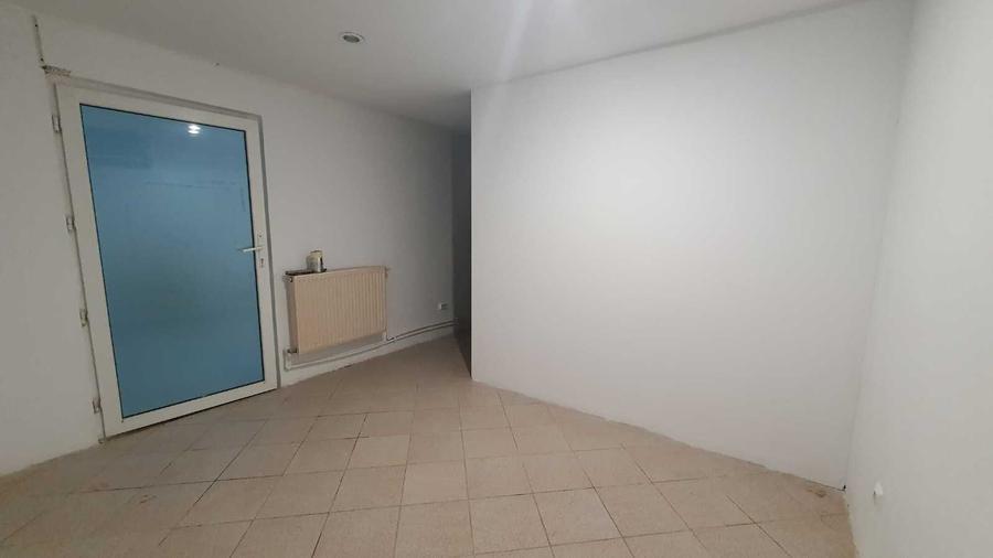 Spațiu comercial, de 65 mp, în Periș