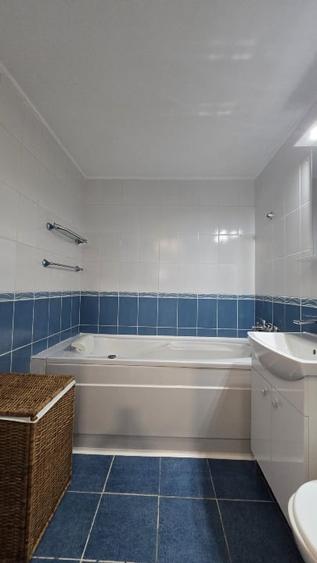 Apartament cu 2 camere decomandat în Tei