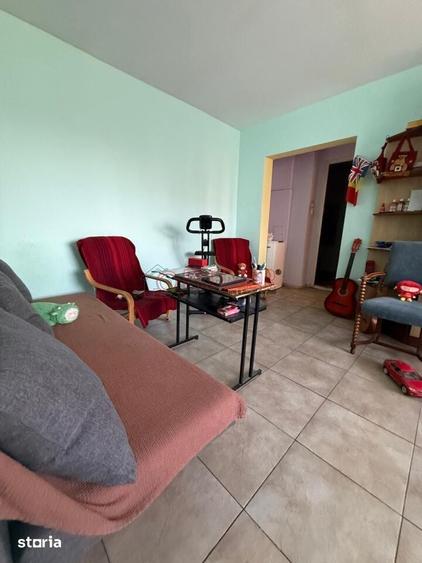 Apartament cu 4 camere în Berceni