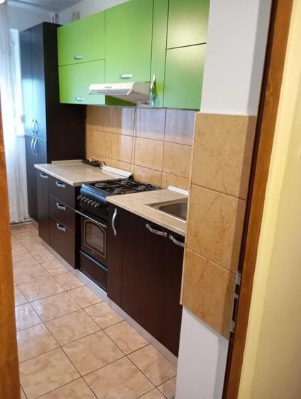 Apartament cu 2 camere decomandat în Micro 20