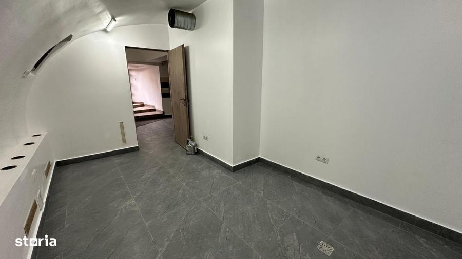 Spațiu comercial, de 55 mp, în Central