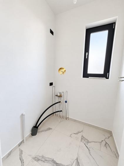 Casă cu 4 camere cu Teren 214 Mp în Otopeni
