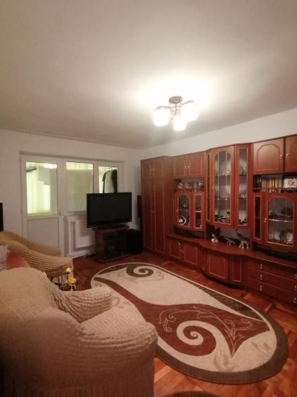 Apartament cu 2 camere decomandat în Micro 3