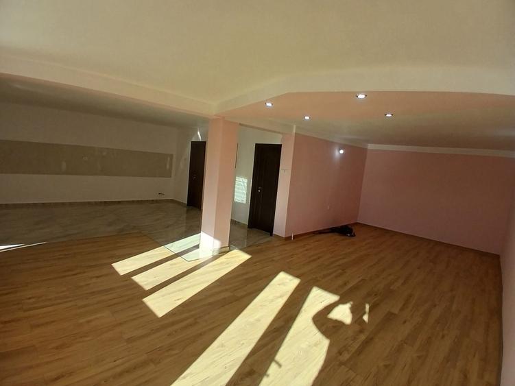 Casă cu 4 camere în Câlnic