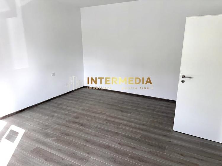 Casă individuală cu 11 camere cu Canalizare în Tolstoi