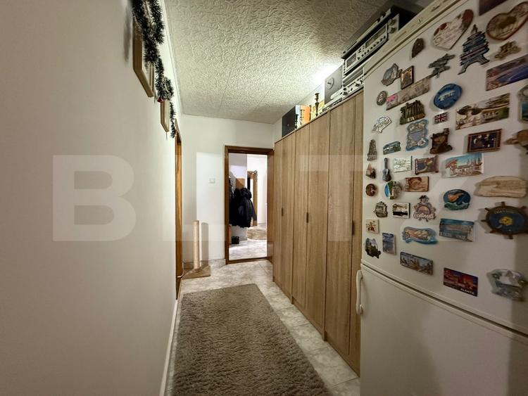 Apartament cu 4 camere semidecomandat, mobilat în Nicolina