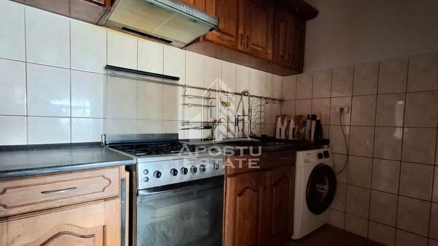 Casă individuală cu 5 camere cu Canalizare în Vladimirescu