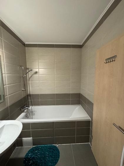 Apartament cu 2 camere decomandat, mobilat în Tractorul