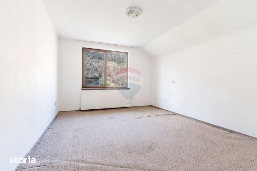 Casă cu 7 camere cu Teren 700 Mp în Grigorescu