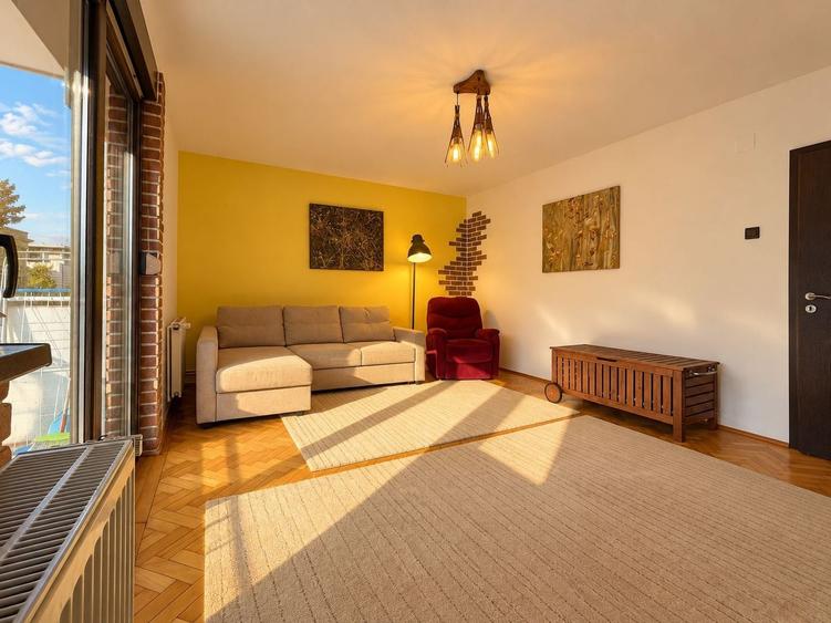 Apartament cu 2 camere decomandat în Central