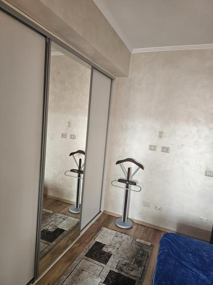 Apartament cu 3 camere, mobilat în Tomis Nord