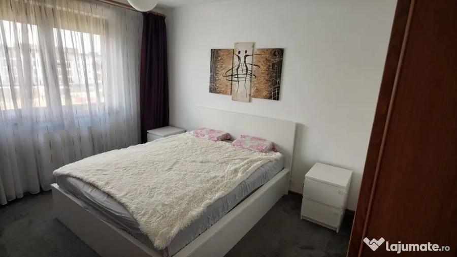 Apartament cu 2 camere decomandat în Tractorul