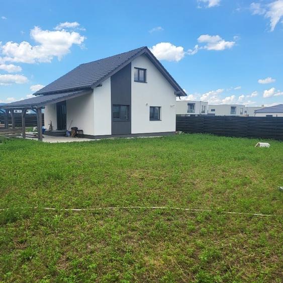 Casă individuală cu 4 camere cu Teren 550 Mp în Cristian