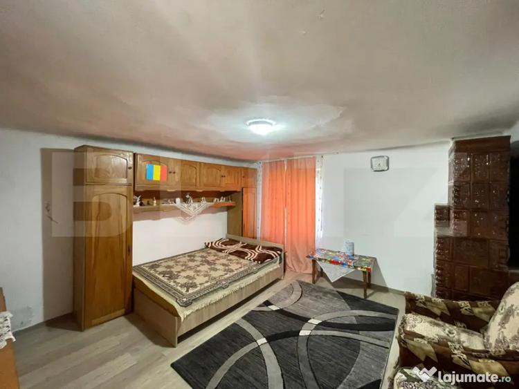 Casă cu 3 camere cu Teren 880 Mp în Leamna de Sus