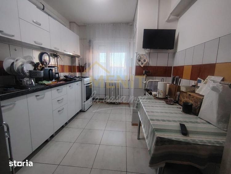 Apartament cu 2 camere decomandat, mobilat în Cantacuzino