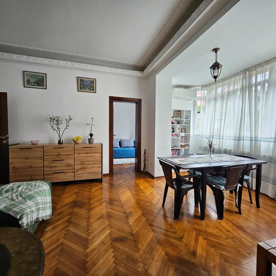 Apartament cu 5 camere decomandat în Ferdinand