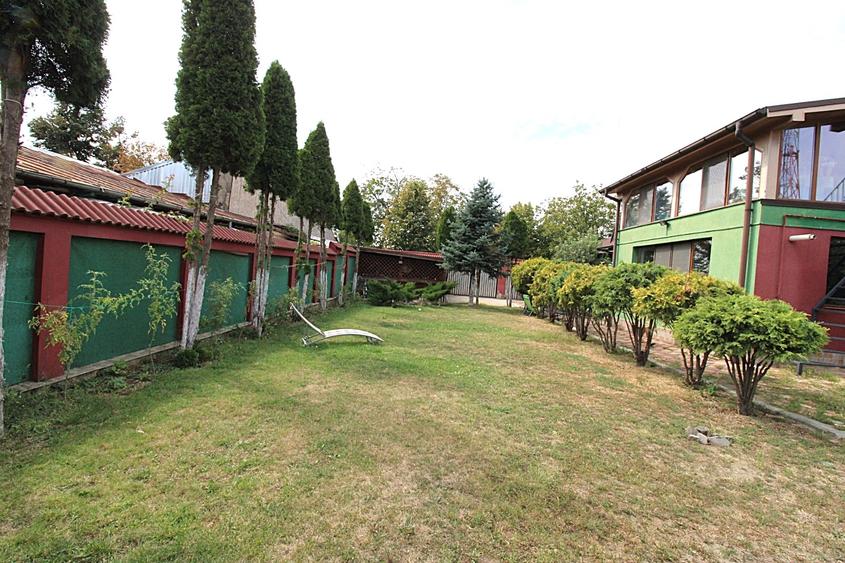 Casă individuală cu 6 camere cu Canalizare în Bd. Coșbuc