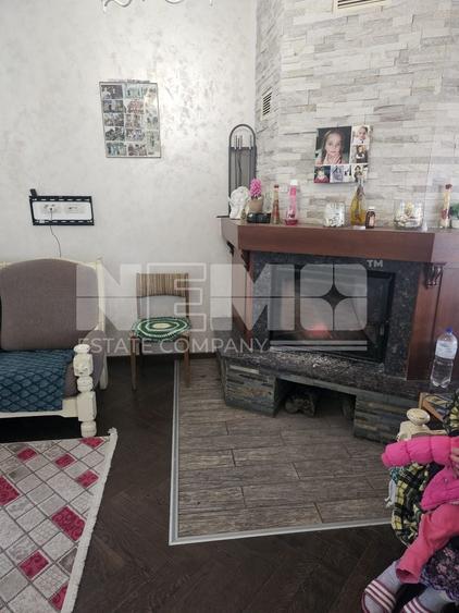 Casă individuală cu 5 camere cu Canalizare în Voitinel