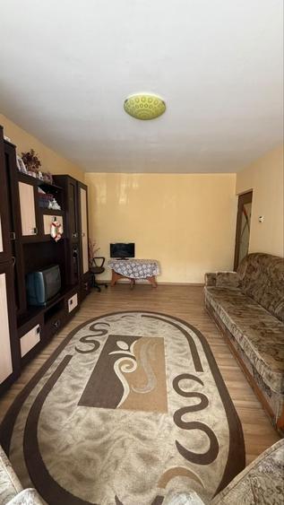 Apartament cu 2 camere decomandat în 9 Mai