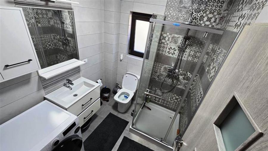 Casă individuală cu 5 camere cu Canalizare în Aeroport