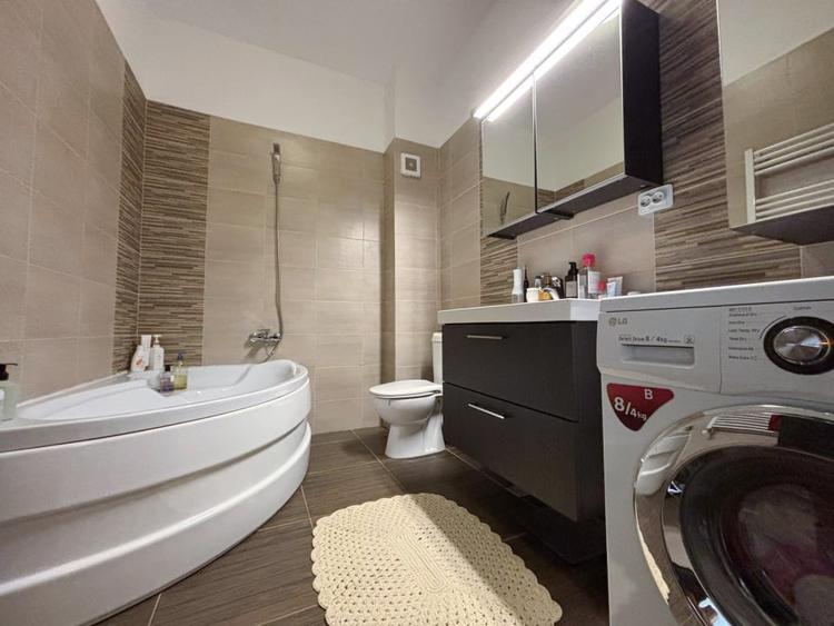 Apartament cu 2 camere semidecomandat, mobilat în P-ța Alba Iulia