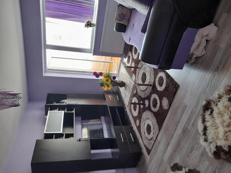 Proprietar inchiriez apartament doua camere cetate etaj 3 - 5